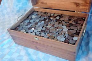 scrigno con monete rare